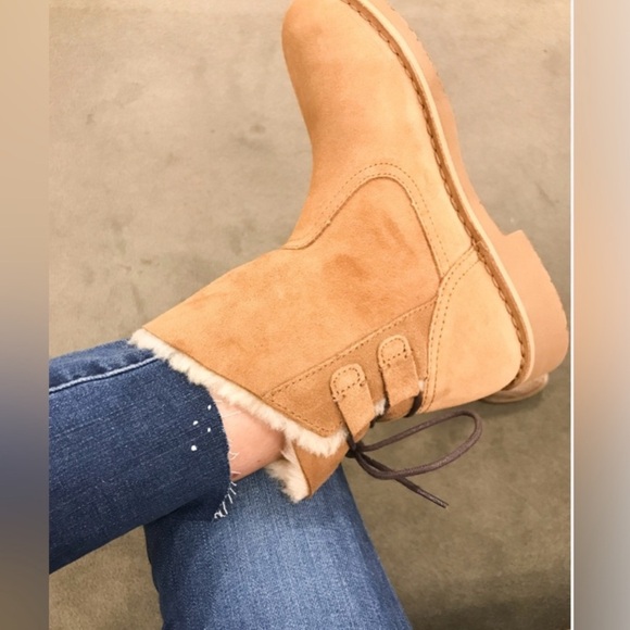 Ugg Women’s Naiyah Lace-Back Genuine Shearling Suede boots Chestnut Size 10 - Picture 11 of 11